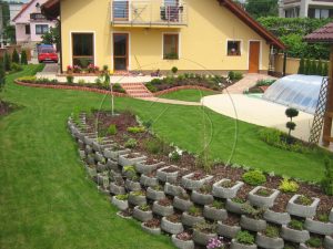 Súkromná záhrada Ilava - Svahovacie tvárnice