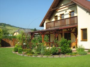 Súkromná záhrada Považská Bystrica - Terasa a výsadba pred terasou